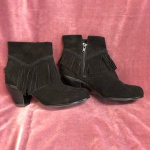 Gianni Bini black suede fringe booties